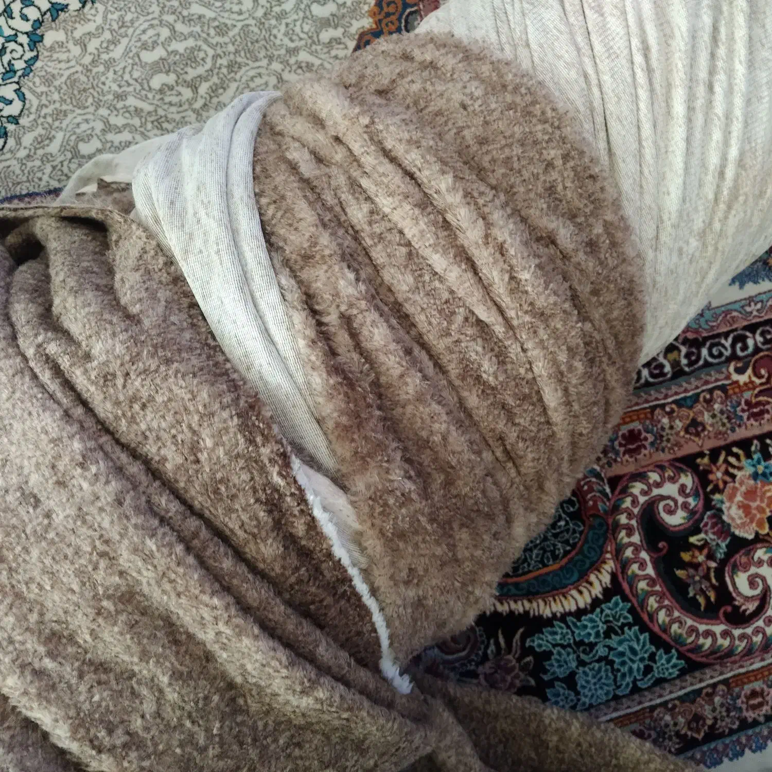 پارچه رومبلی خز|پرده، رانر، رومیزی|شیراز, کرونی(خاتونک)|دیوار