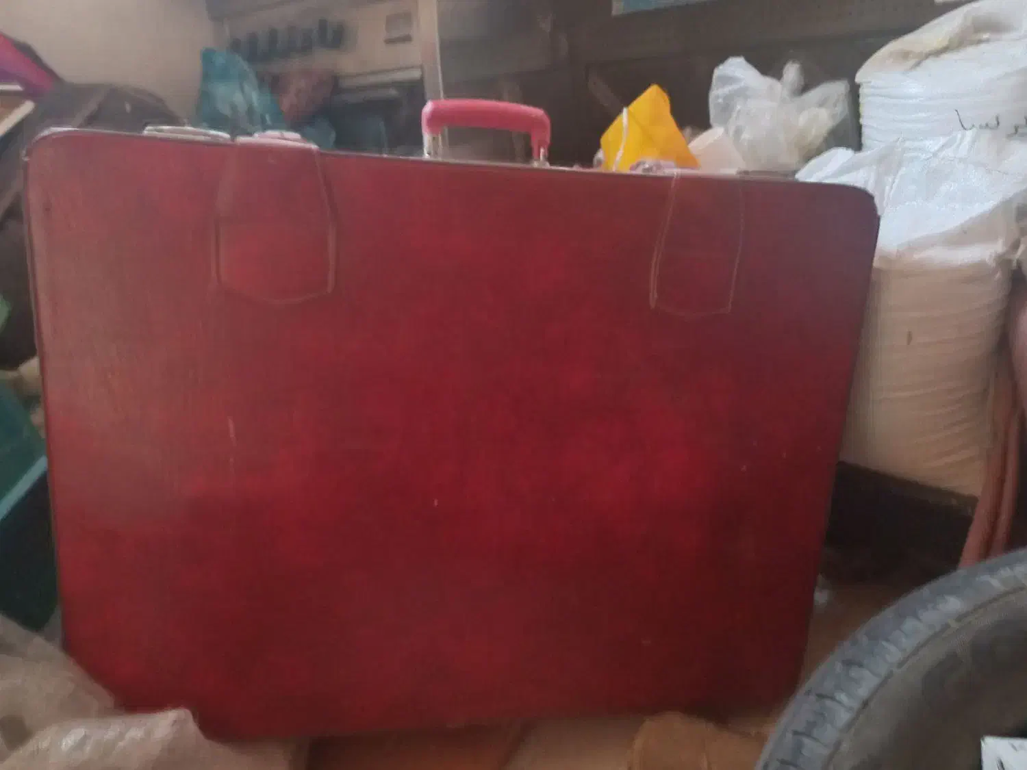 چمدان|کیف، کفش، کمربند|همدان, |دیوار