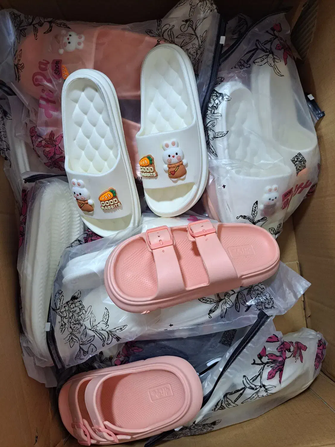 دمپایی و کفش و صندل بصورت یکجا|کیف، کفش، کمربند|درگهان, |دیوار