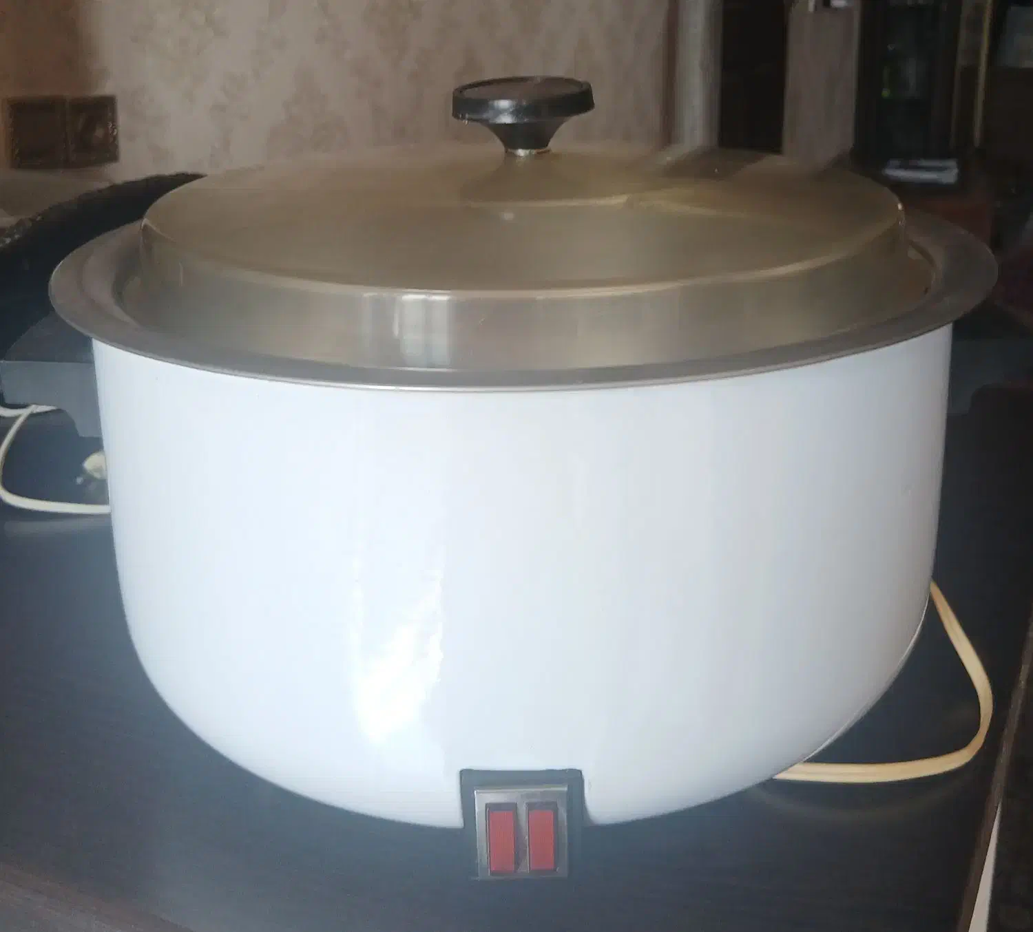 آرام پز نپتون|ظروف پخت‌وپز|رباط‌کریم, رباط‌کریم|دیوار