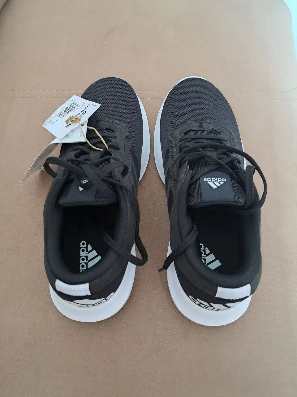 کتونی رانینگ اورجینال آدیداس سایز ۳۷ نو|کیف، کفش، کمربند|پردیس, فاز ۹|دیوار