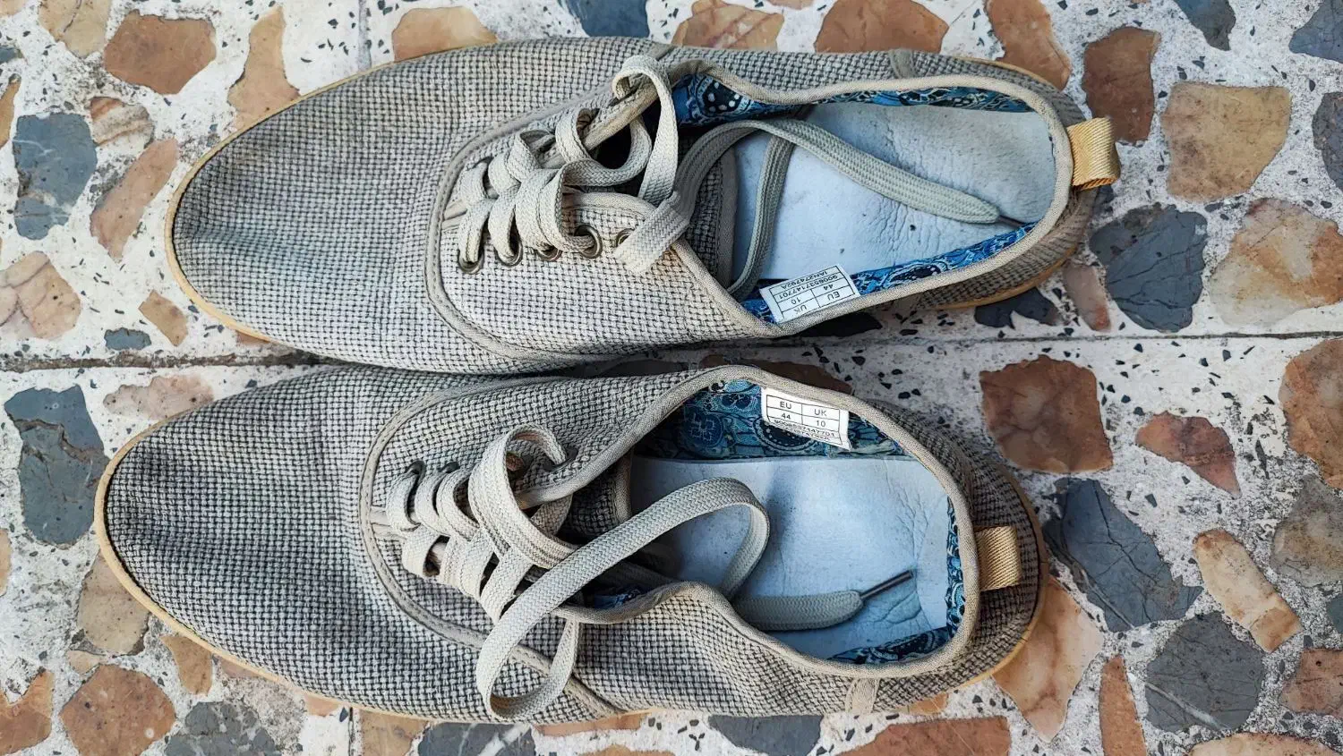 کتانی اورجینال ساخت انگلیس|کیف، کفش، کمربند|لنگرود, |دیوار