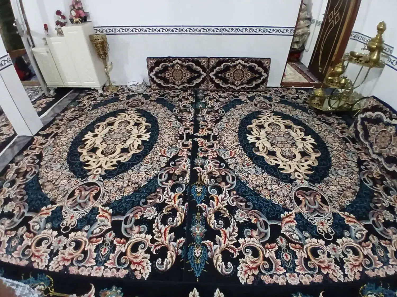 دو عدد قالی 6متری و 8عدد پشتی|فرش|ملایر, |دیوار