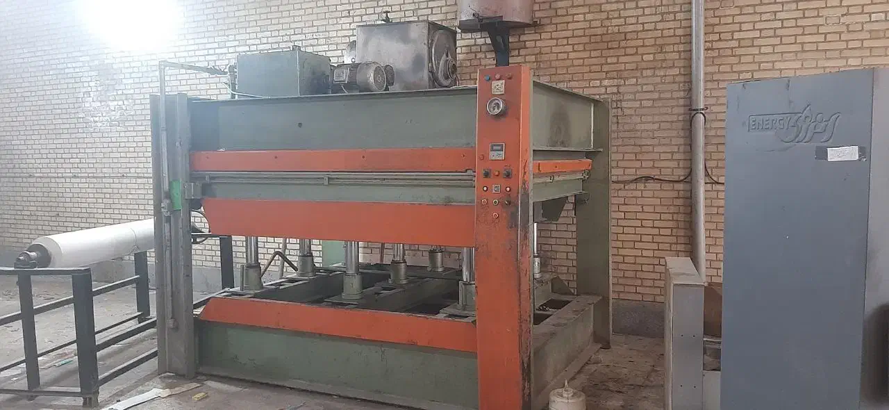 پرس گرم حرارتی درب نجاری روکش طبیعی ام دی اف لترون|ماشینآلات صنعتی|مشهد, چهاربرج|دیوار