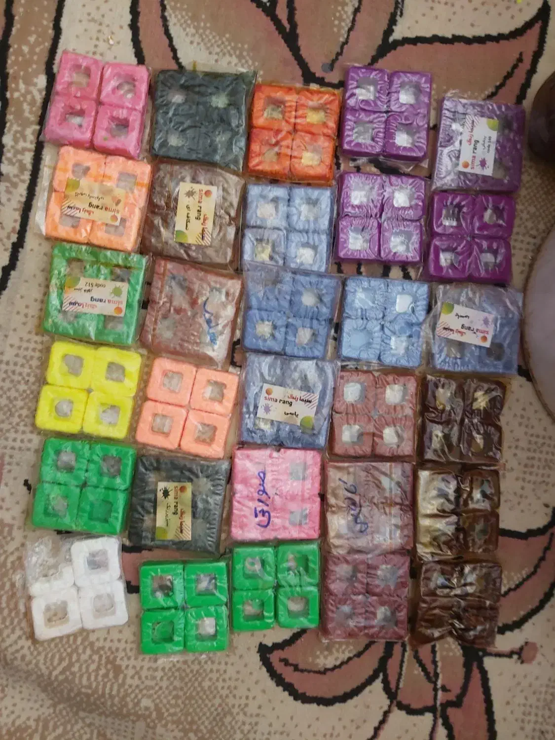 ۳۰ عدد رنگ مکعبی و چند عدد قالب|صنایع دستی و سایر لوازم تزئینی|اسلامشهر, شهرک سعیدیه|دیوار