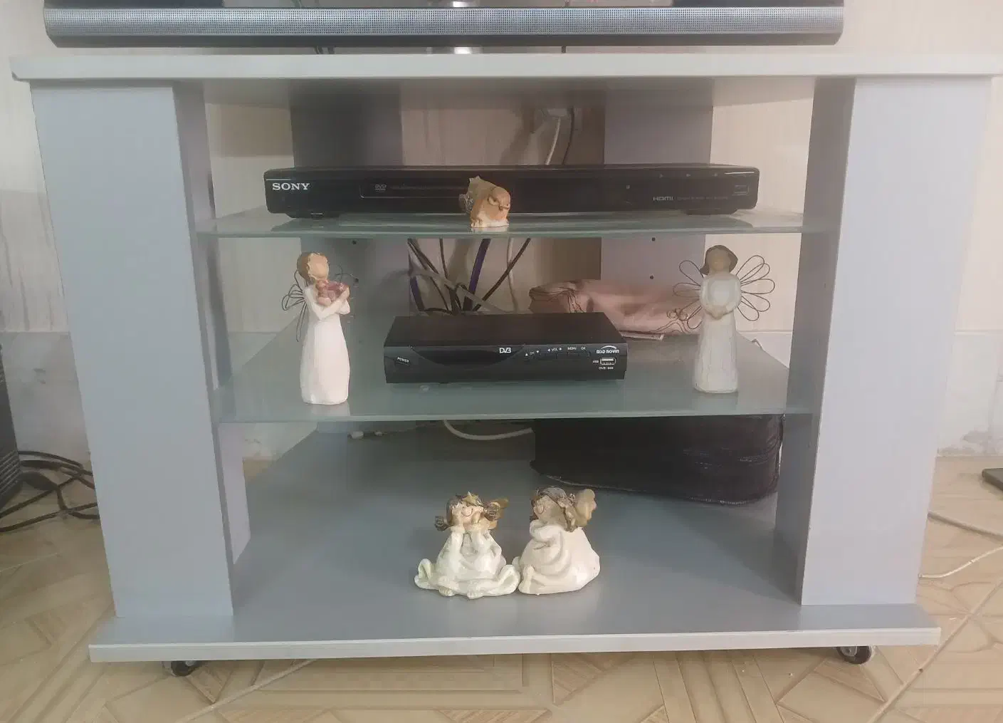 تلویزیون ۲۹ اینچ پاناسونیک و میز تلویزیون|تلویزیون و پروژکتور|تفرش, |دیوار