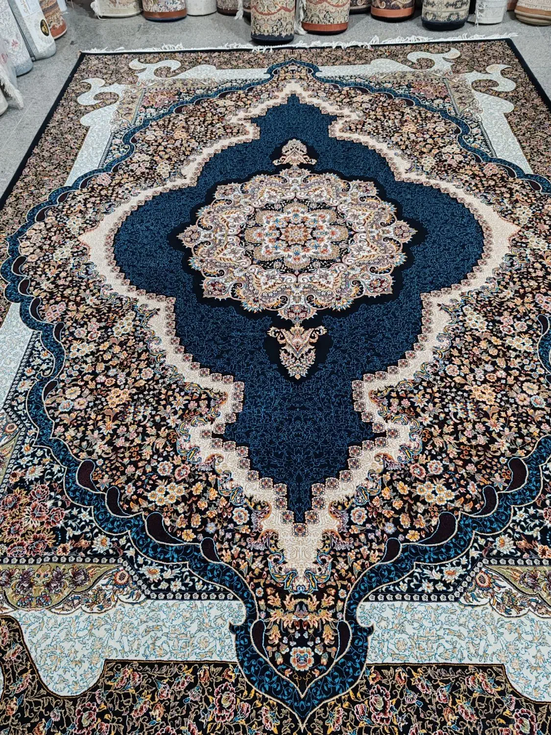 یک تخته فرش 9متری سلطان مدرن سورمه ای|فرش|قم, نیروگاه|دیوار