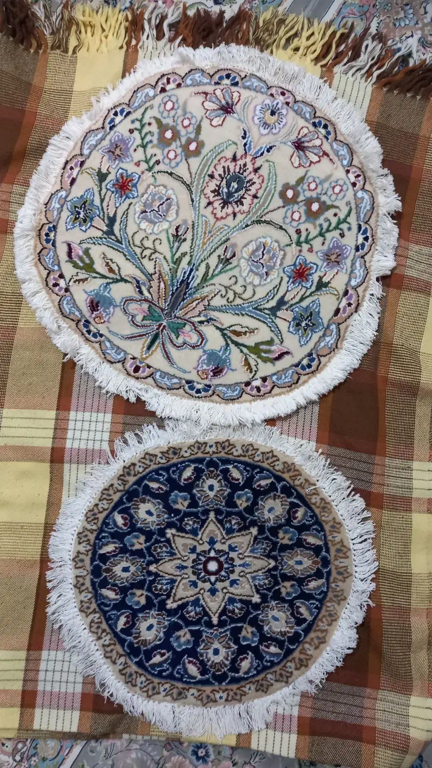 دو عدد فرش دستبافت نایین|فرش|نائین, |دیوار