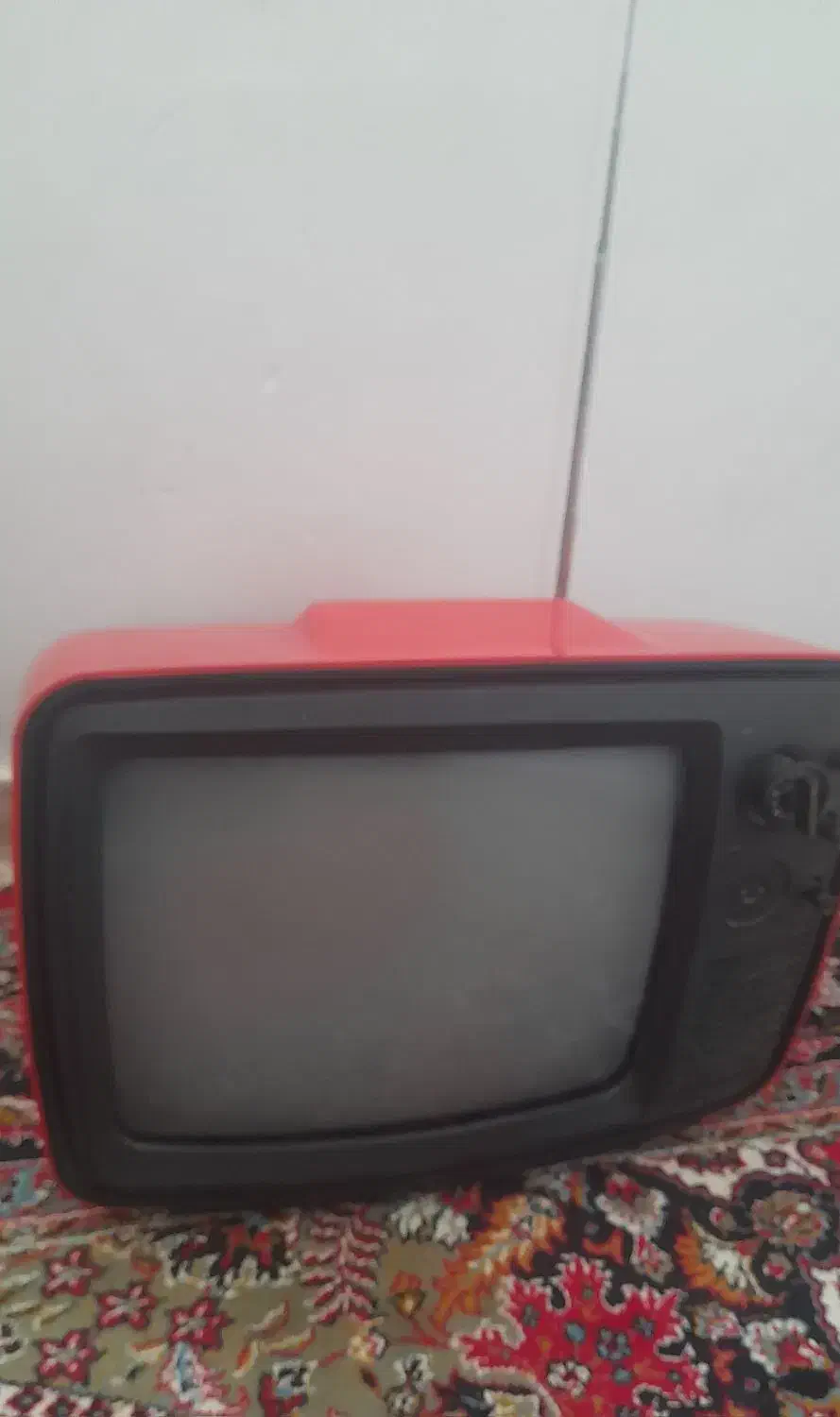 قدیمی|کلکسیون اشیاء عتیقه|رباطکریم, الارد|دیوار