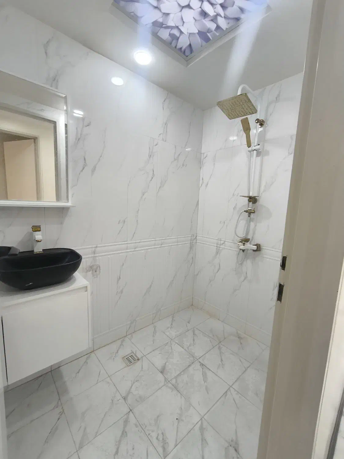 نوساز/۸۰متر/۲خواب/فرعی دنج/فتاحی معماریان