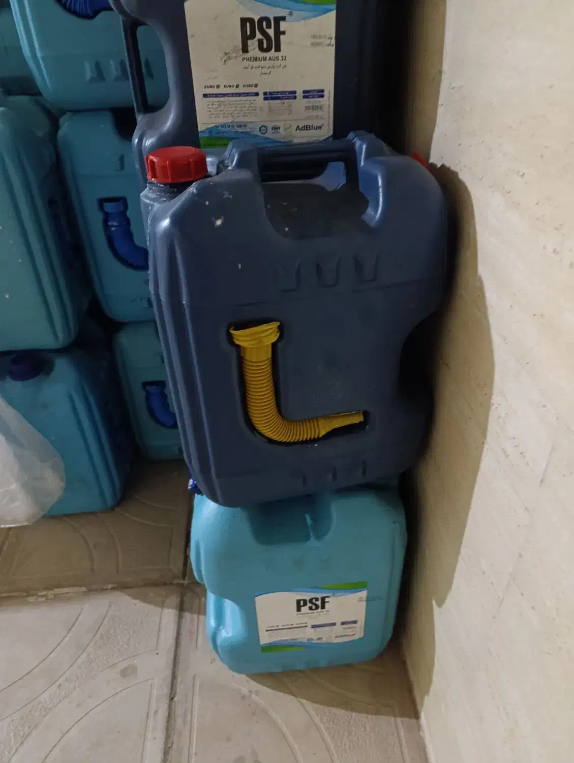 دبه ۲۰لیتری|مواد شوینده و دستمال کاغذی|زنجان, |دیوار