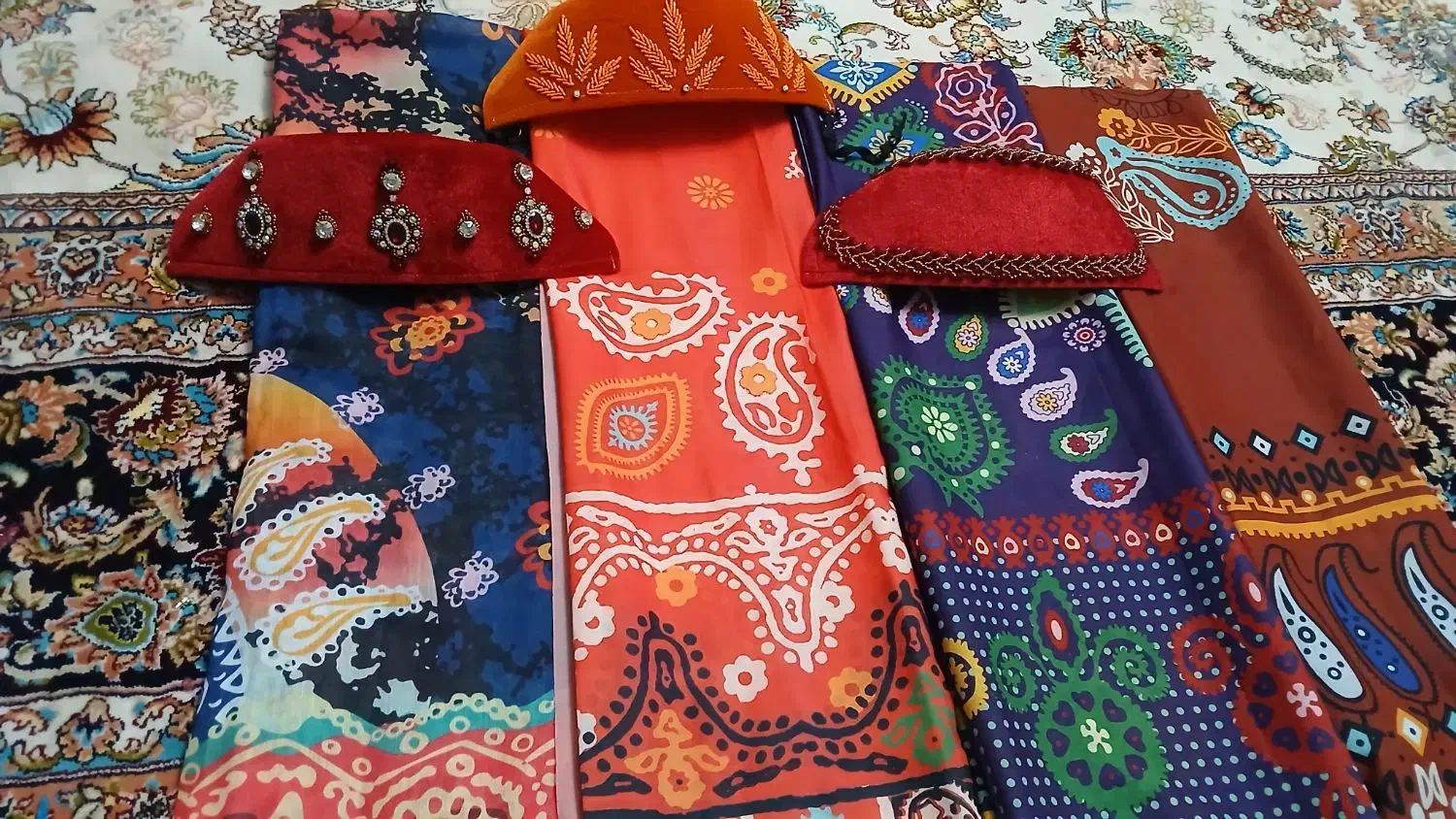 لچک چارقد|لباس|یاسوج, |دیوار