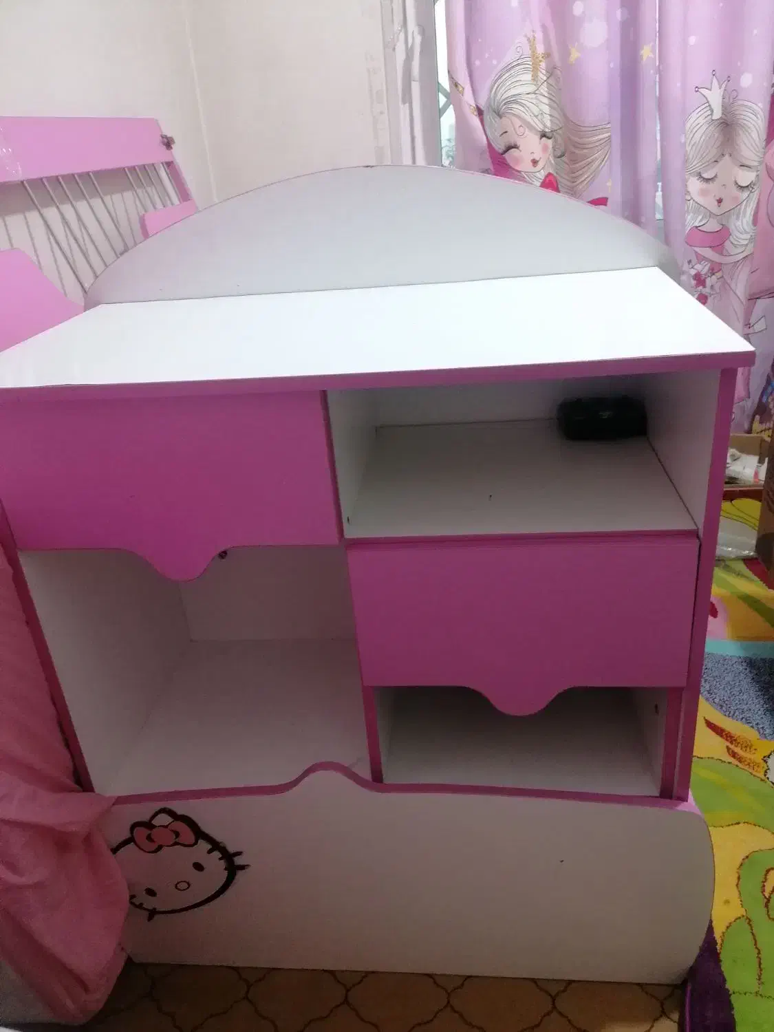 تخت و کمد کودک تا ده سال به همراه ماشین شارژی|اسباب و اثاث بچه|هشتگرد, فاز ۱ مهستان|دیوار