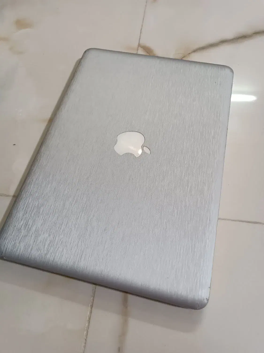 مک بوک پرو|رایانه همراه|شیراز, ریشمک|دیوار