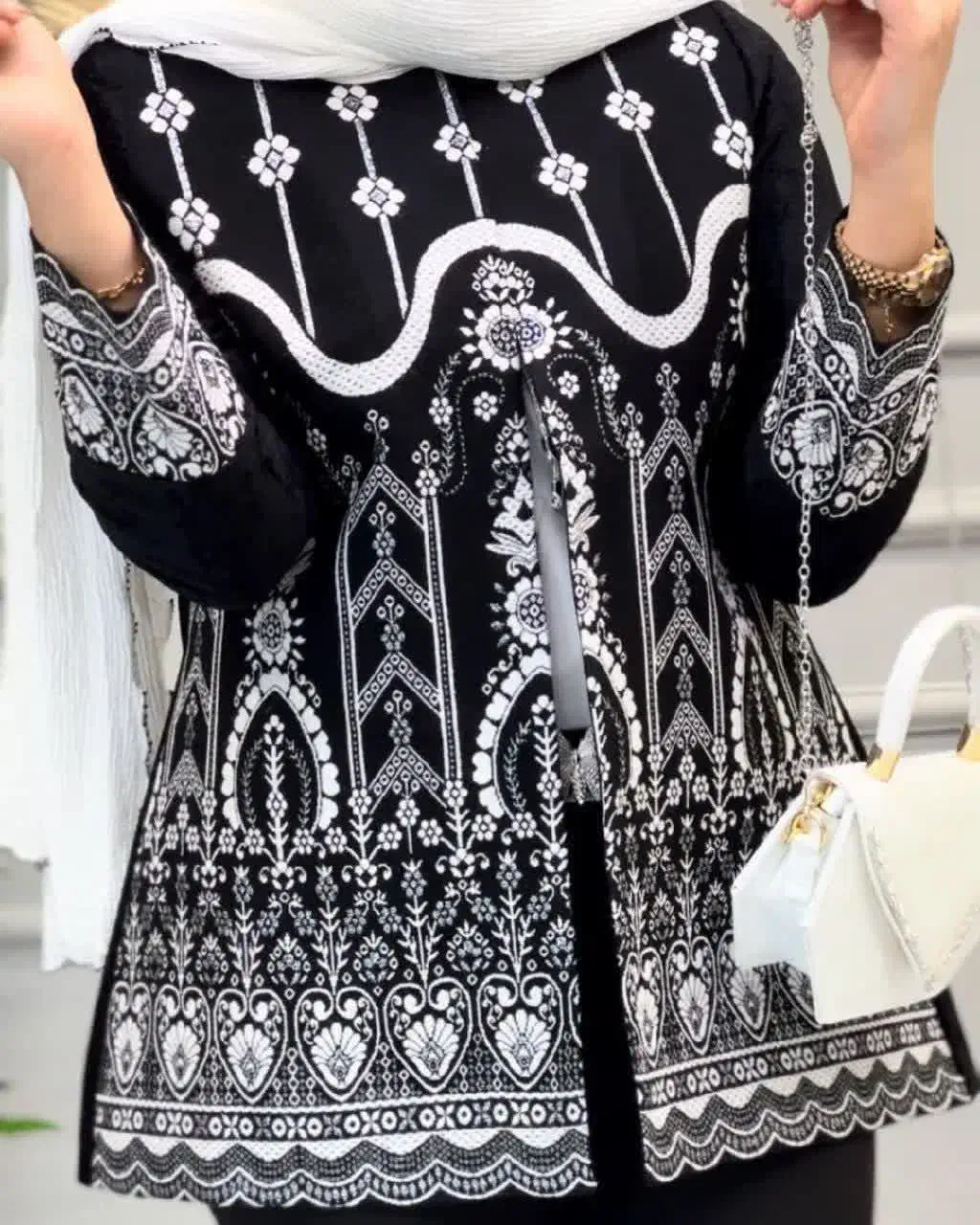 فروش لباس|لباس|رشت, منظریه|دیوار