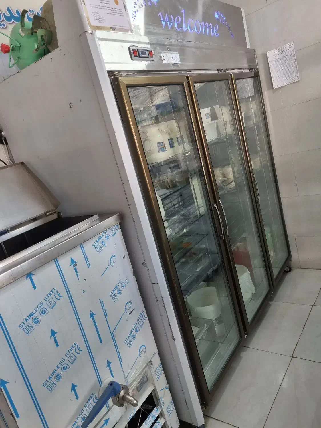 نیروی کار آقا جهت کار در لبنیاتی|استخدام خدمات فروشگاه و رستوران|خمین, |دیوار