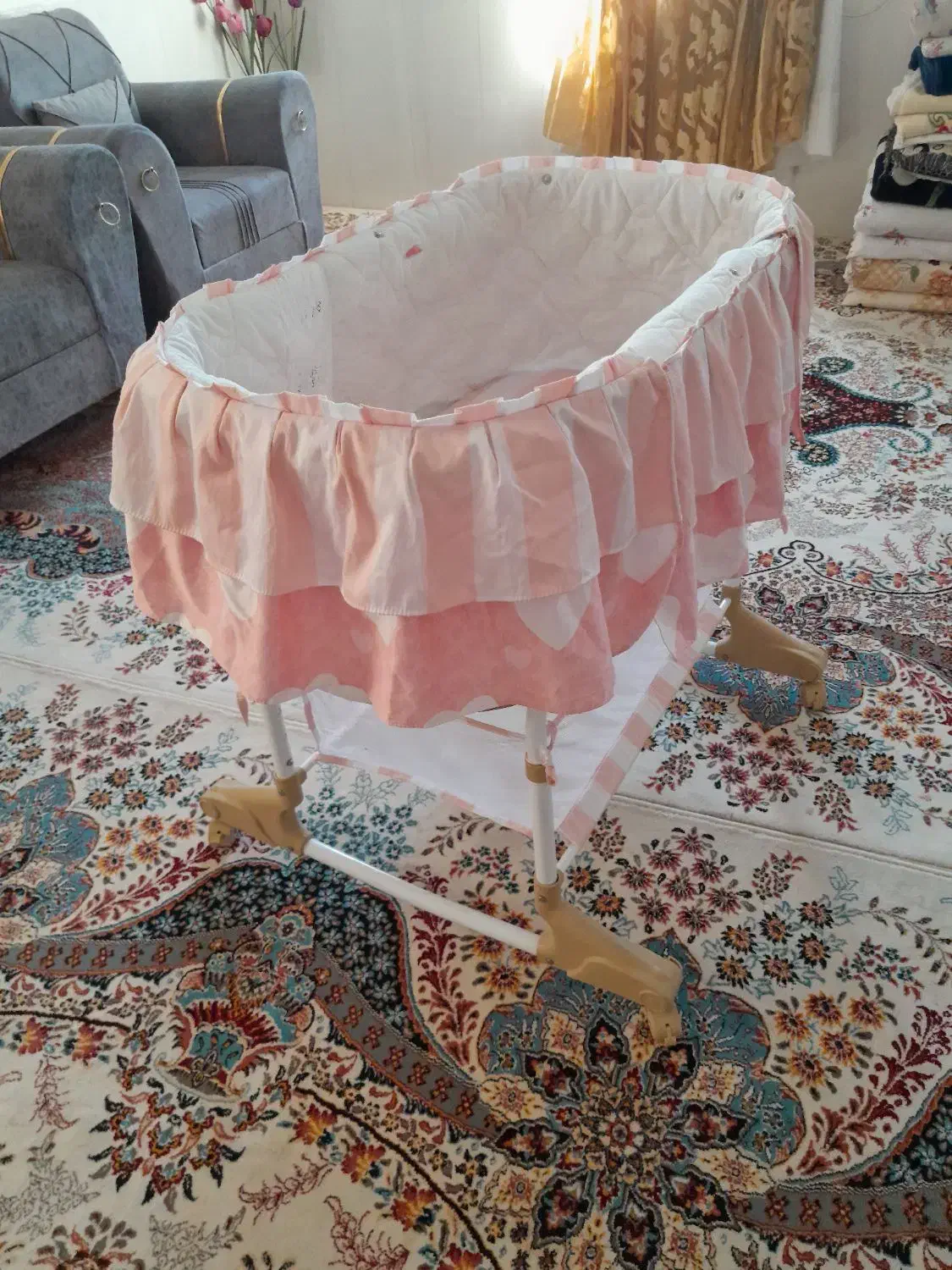 گهواره بچه نو سالم تمیز|اسباب و اثاث بچه|یاسوج, |دیوار