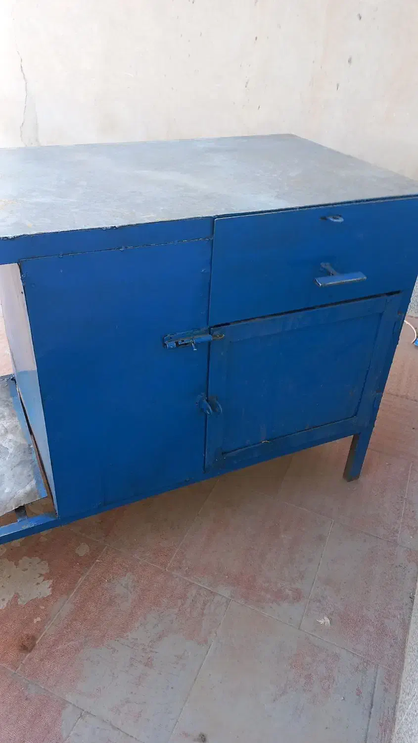 میز کار مخصوص جلوبندی مکانیکی به فروش میرسد|ابزارآلات|بردسکن, |دیوار