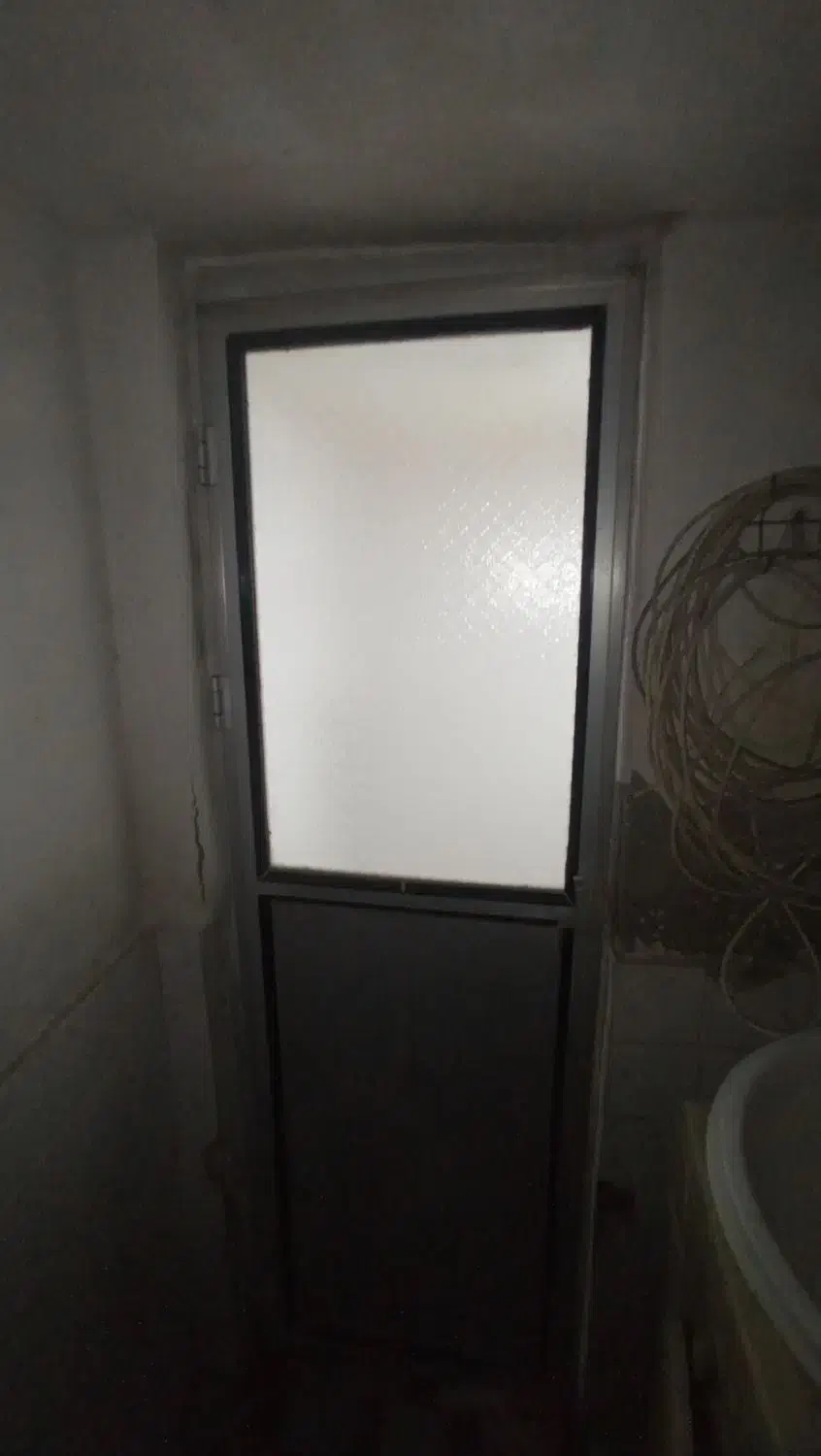 درب وسط آلومینیومی حمام قیمت مناسب|مصالح و تجهیزات ساختمان|آق قلا, |دیوار