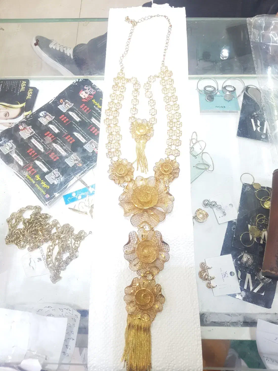 گردنبند نقره|جواهرات|ری, سرتخت|دیوار