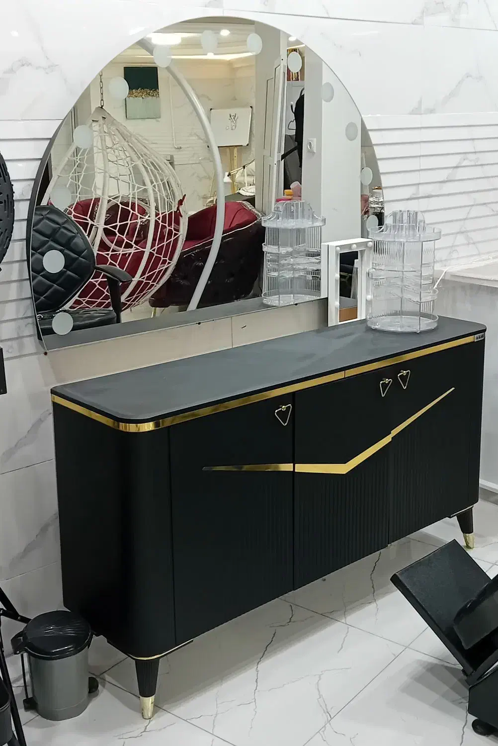 آینه و کنسول|آرایشگاه و سالن‌های زیبایی|سقز, |دیوار