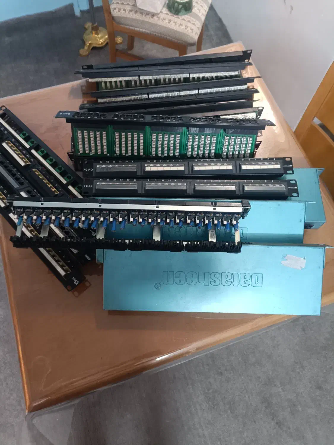 پچ پنل وسوئیچ شبکه قیمت مناسب|مودم و تجهیزات شبکه|مشهد, نوفل لوشاتو|دیوار