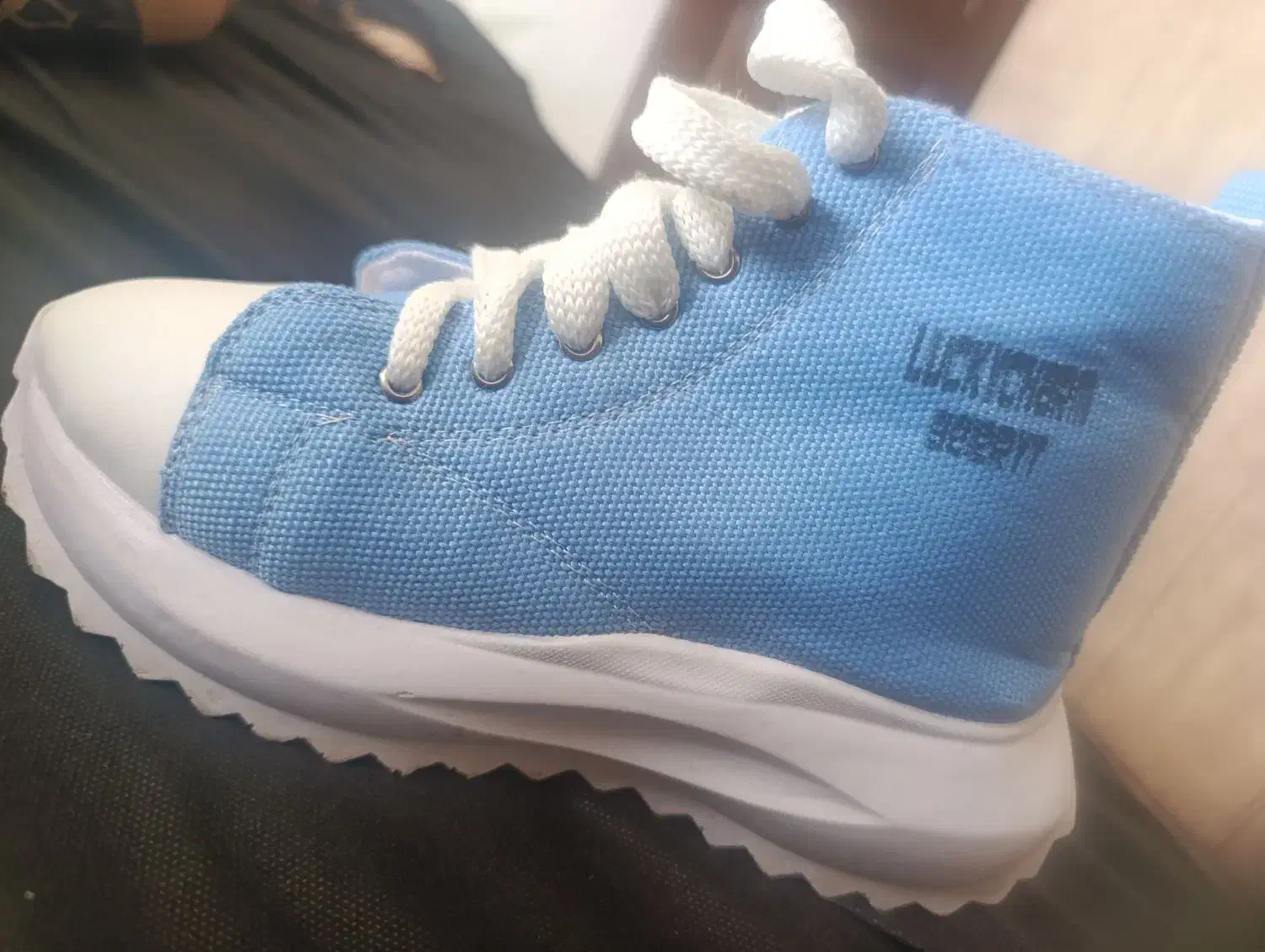 کفش|کیف، کفش، کمربند|شاهین‌شهر, فردوسی|دیوار