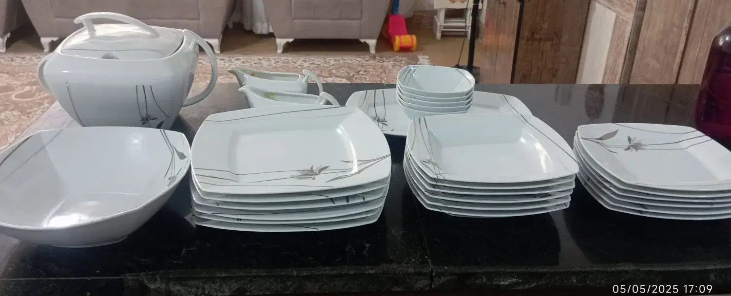 سرویس چینی ۶نفره|ظروف سرو و پذیرایی|بیرجند, |دیوار