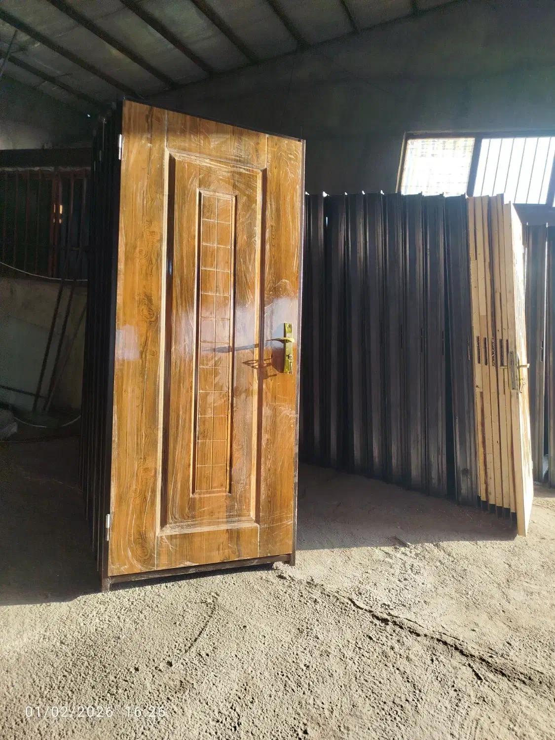 تولید عمده درب چوبی|عمده‌فروشی|تبریز, |دیوار