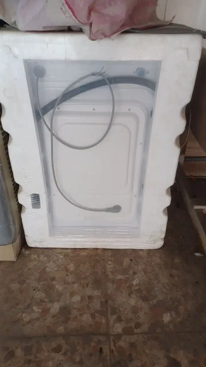 فروش لباس شویی اتوماتیک بُست۷کیلویی|ماشین لباسشویی و خشککن لباس|سامان, |دیوار