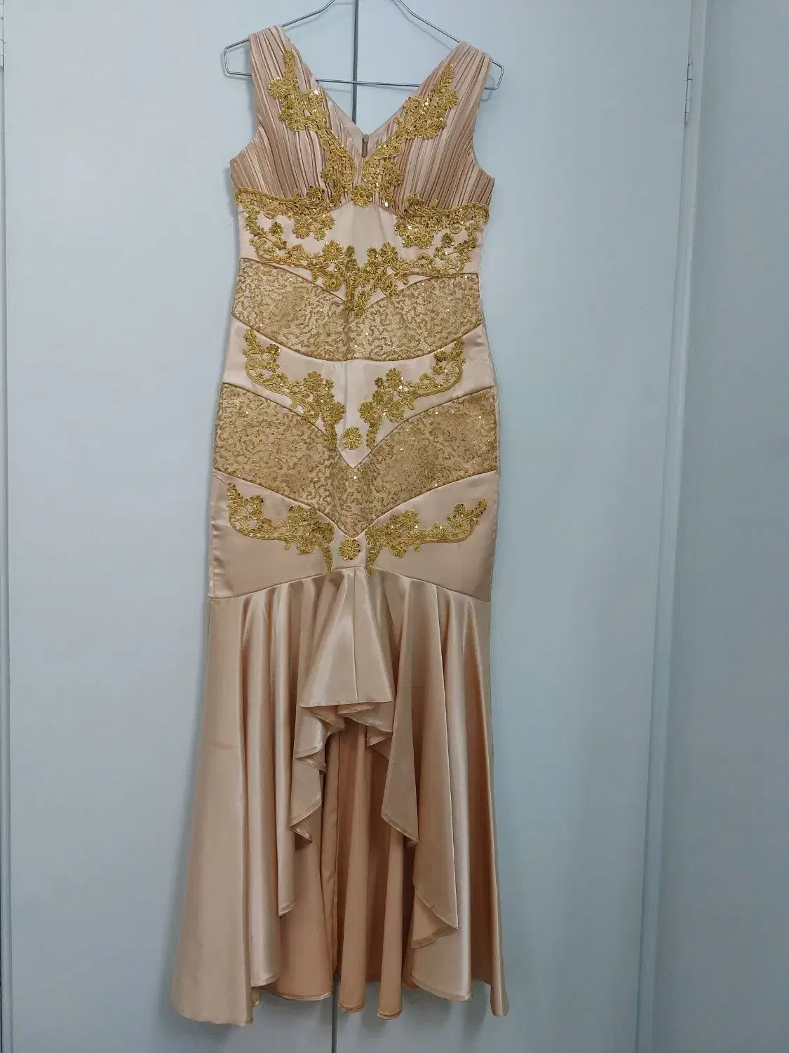 لباس مجلسی|لباس|پردیس, فاز ۳|دیوار