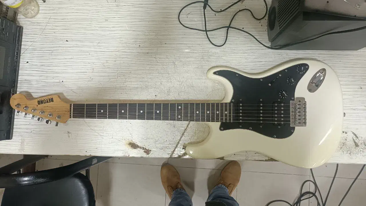 فروش فوری گیتار الکتریک|گیتار، بیس، امپلیفایر|بندرعباس, |دیوار