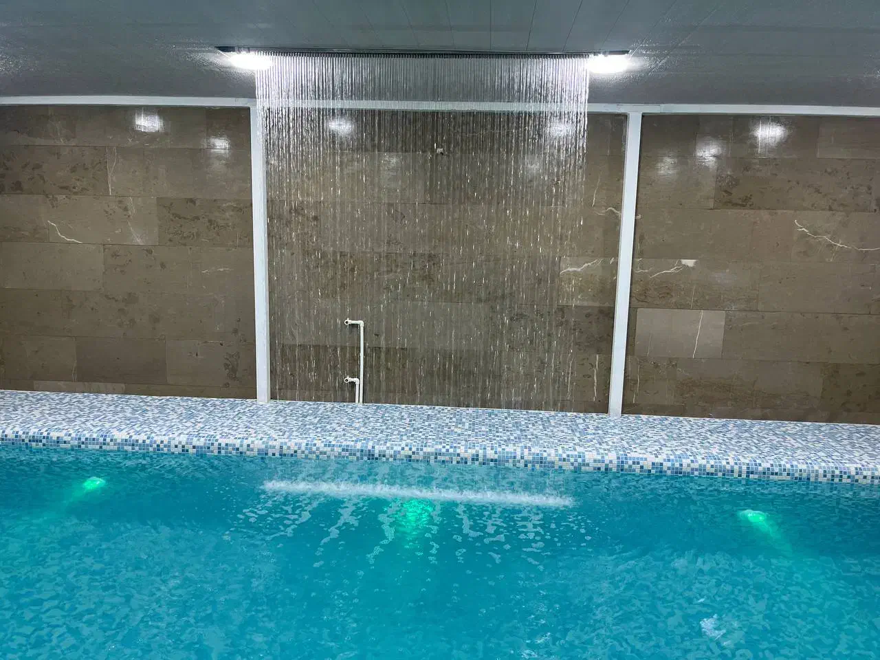 ویلا استخردار خیابان ساحلی پاسداران .مالک هستم|اجارهٔ کوتاه‌مدت آپارتمان و سوئیت|بندر انزلی, زنبق|دیوار