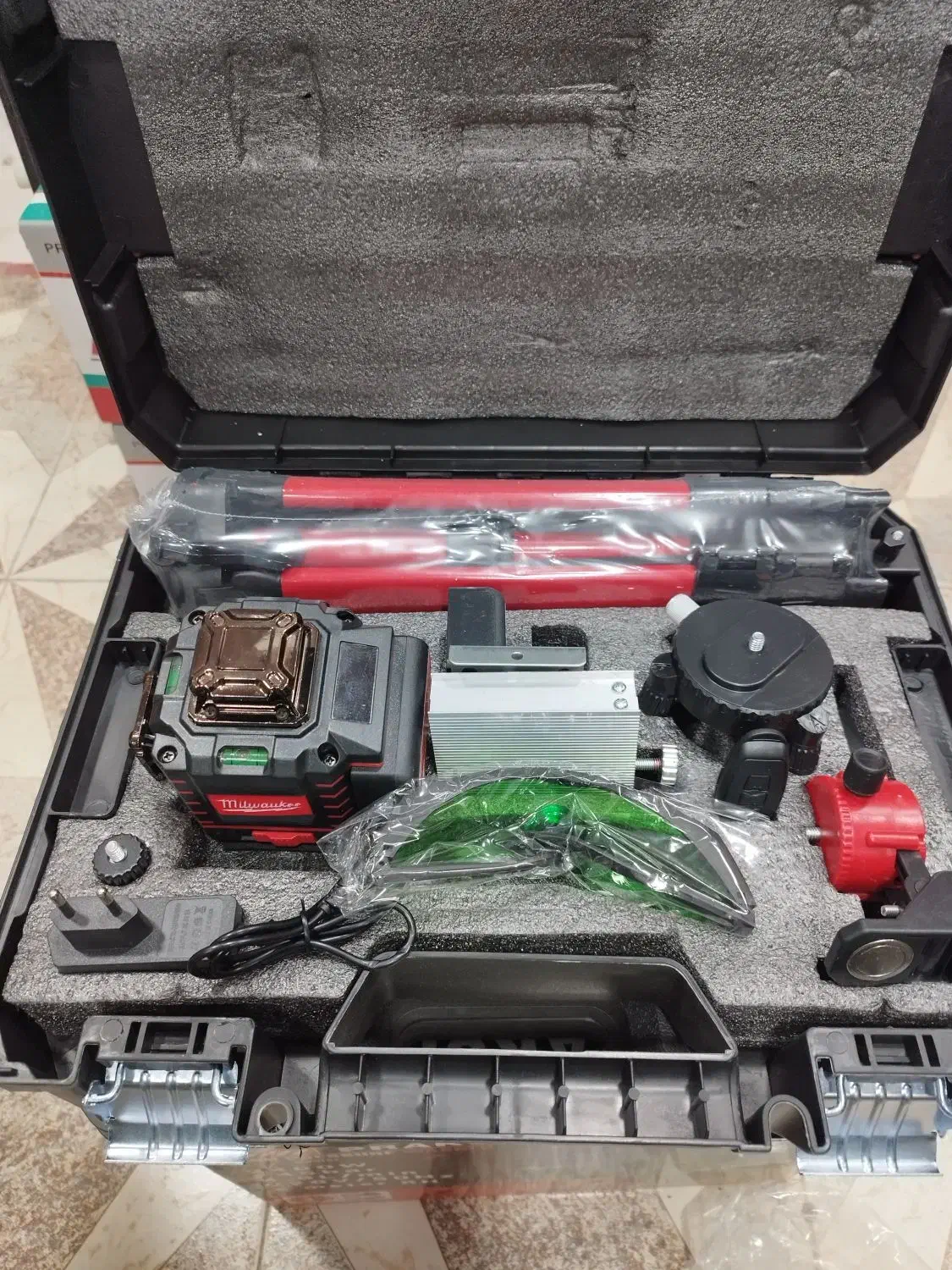 تراز لیزری میلواکی ۳۶۰ درجه نور سبز|ابزارآلات|زنجان, |دیوار