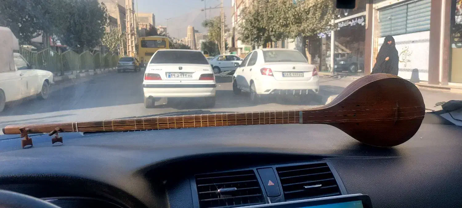 سه تار یدالله فوری|سازهای سنتی|قدس, شهر‌قدس|دیوار