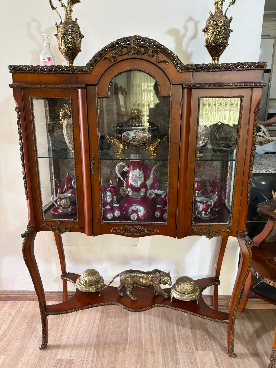 بوفه چوبی برنزی|بوفه، ویترین، کنسول|اردبیل, |دیوار