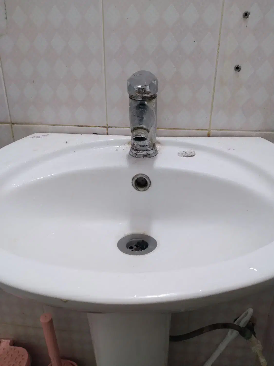 روشویی|لوازم سرویس بهداشتی|رشت, کوی جام جم|دیوار