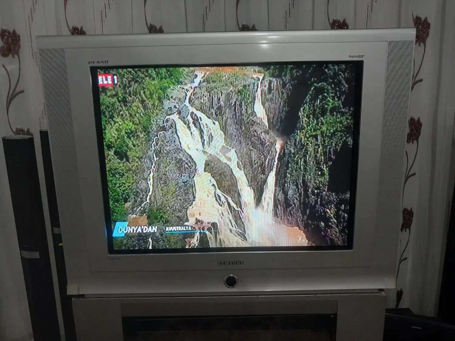 تلویزیون۵۰اینچ سامسونگ|تلویزیون و پروژکتور|چهارباغ, |دیوار