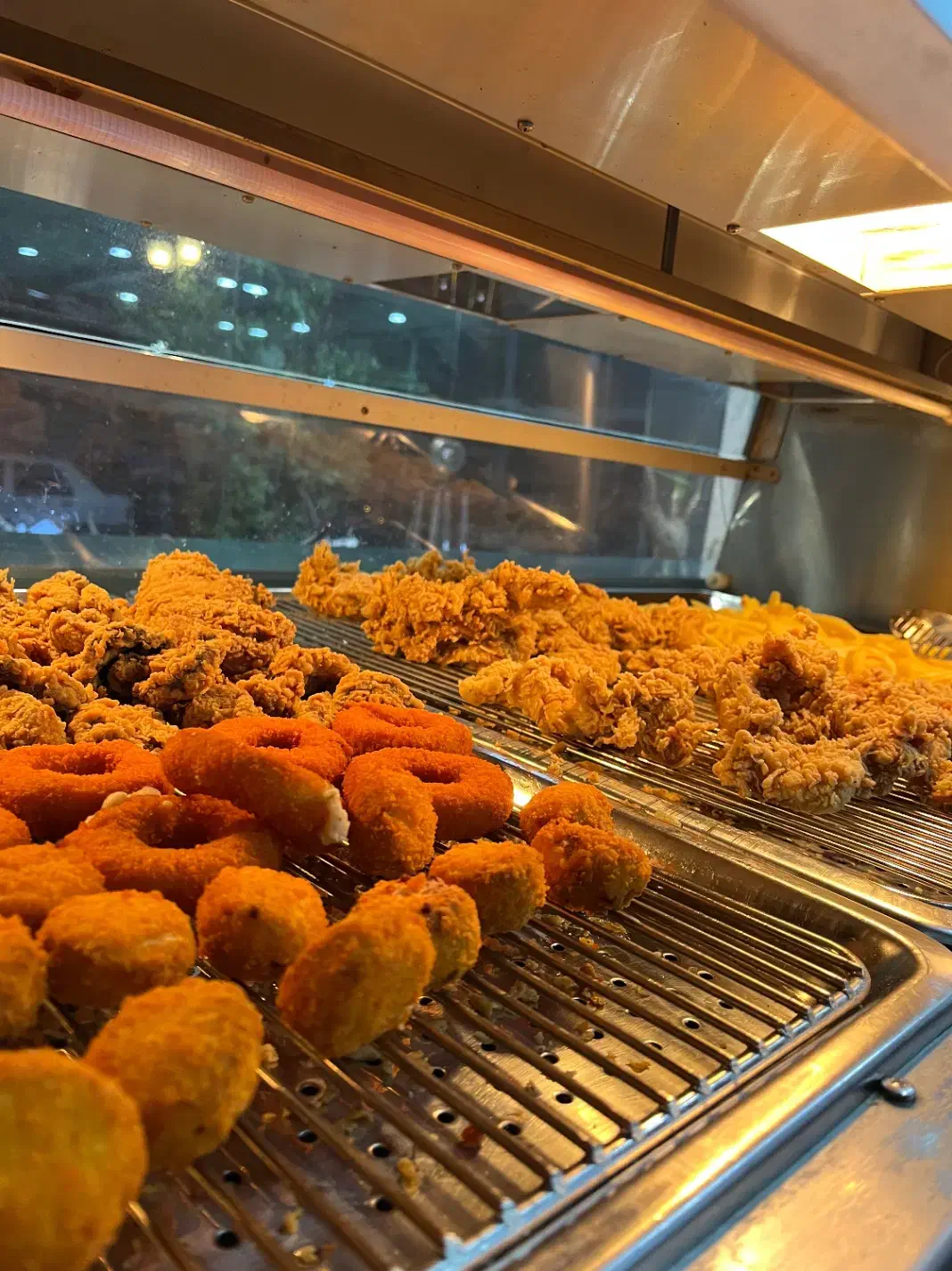 نیازمند نیروی کار در فست فود|استخدام خدمات فروشگاه و رستوران|اهواز, پادادشهر|دیوار