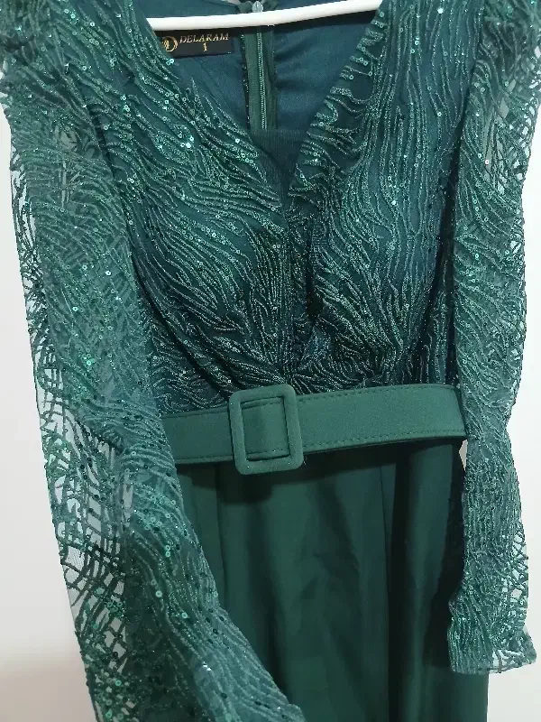 لباس مجلسی|لباس|فردوس (خراسان), |دیوار