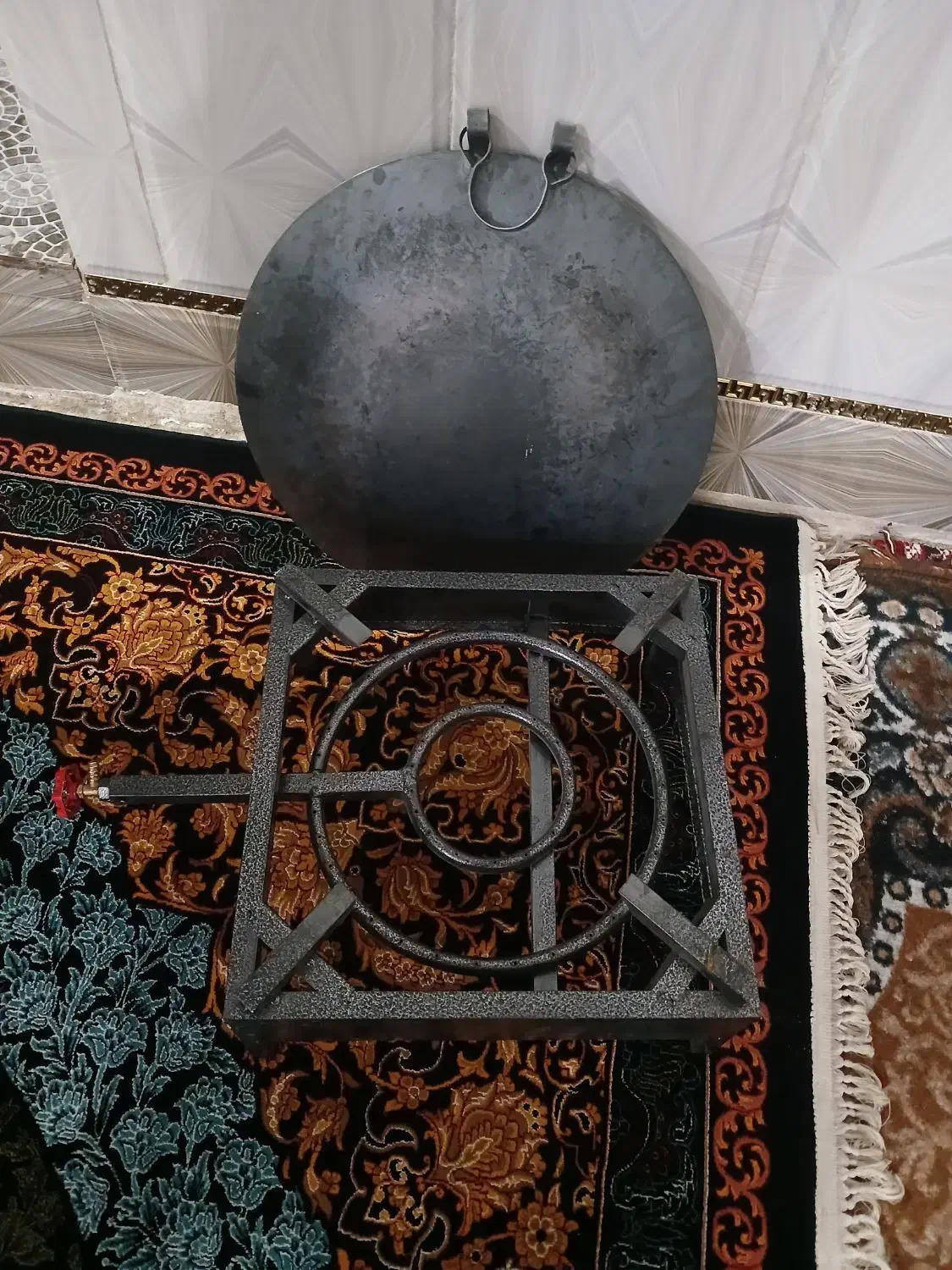 تابه ودستگاه نان|ظروف پخت‌وپز|اندیمشک, |دیوار