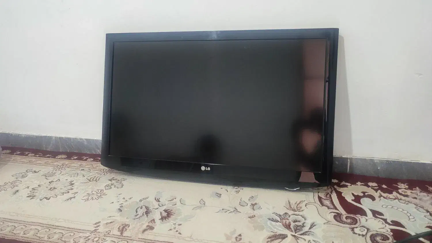 تلویزیون ۴۲ بادیجتا۸ل هردوتاسالم به شطر درحدنو|تلویزیون و پروژکتور|ایلام, |دیوار