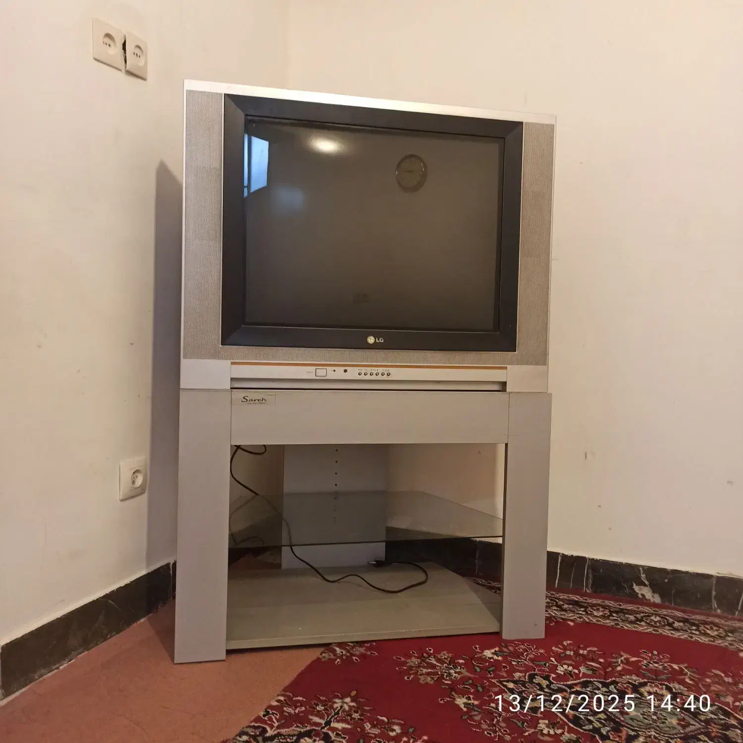 تلویزیون الجی 29 اینچ با میز|تلویزیون و پروژکتور|فرخشهر, |دیوار