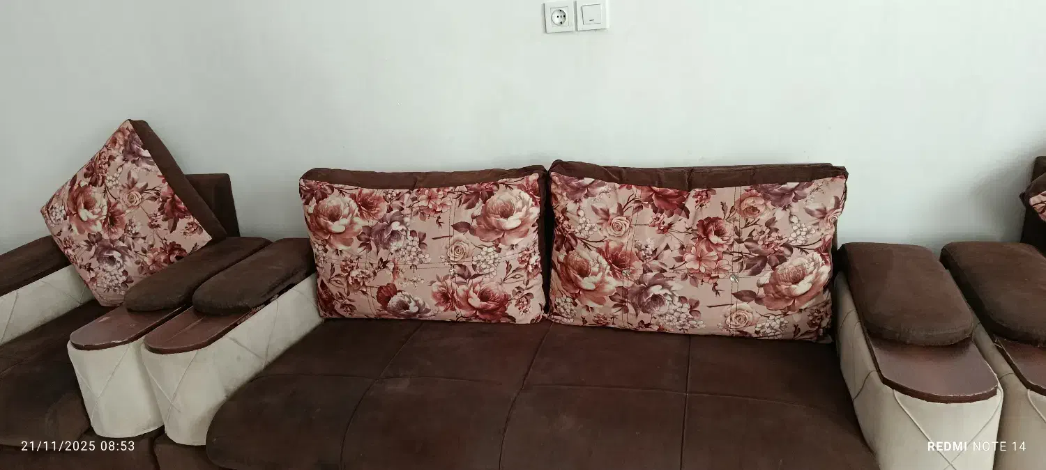 مبل هفت نفره تمیز و سالم|مبلمان خانگی و میز عسلی|شاهرود, |دیوار