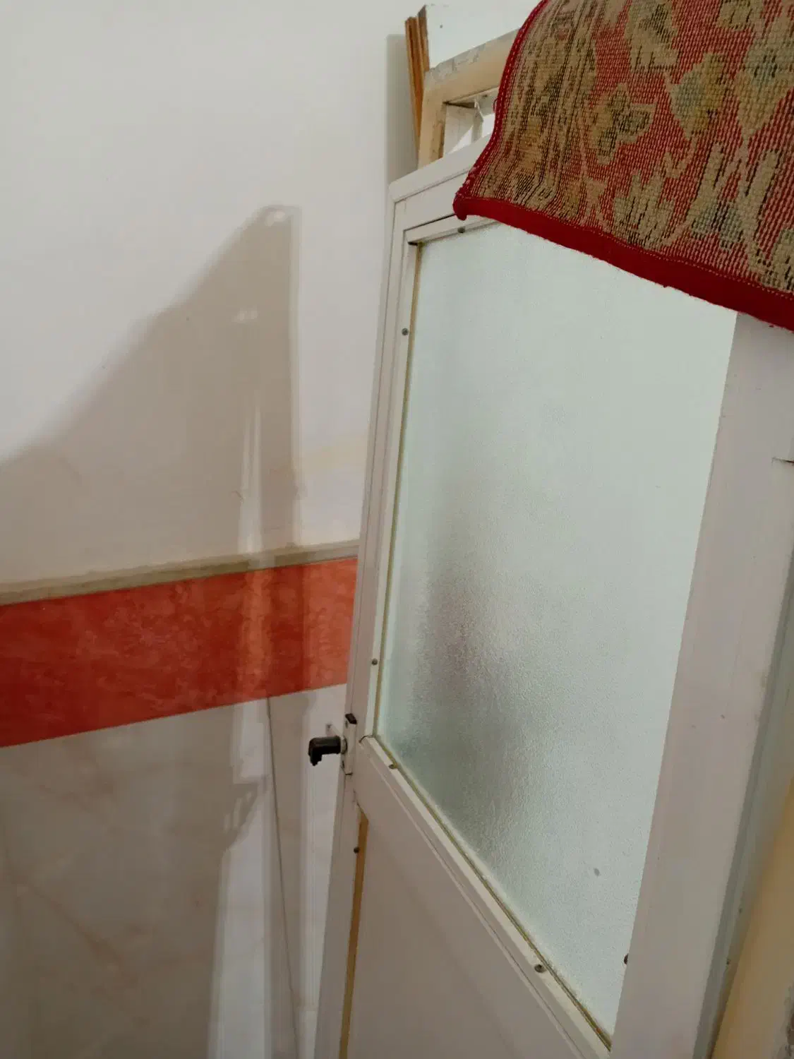 درب آلمینیومی|مصالح و تجهیزات ساختمان|قم, باغ شریفی|دیوار