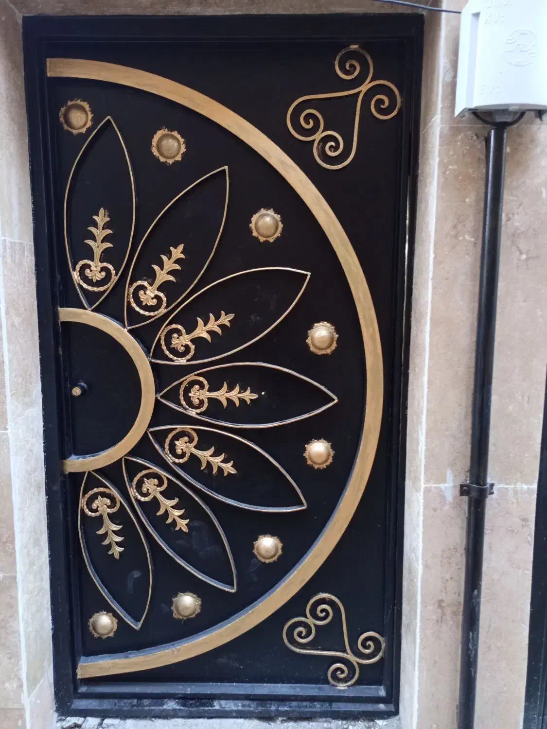 اجاره 90 متری کلید نخورده حق شناس (نه دی)