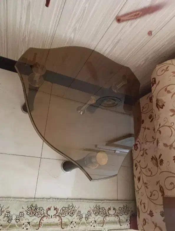 میزوسط همراه یک عددپامبلی|مبلمان خانگی و میز عسلی|آستارا, |دیوار