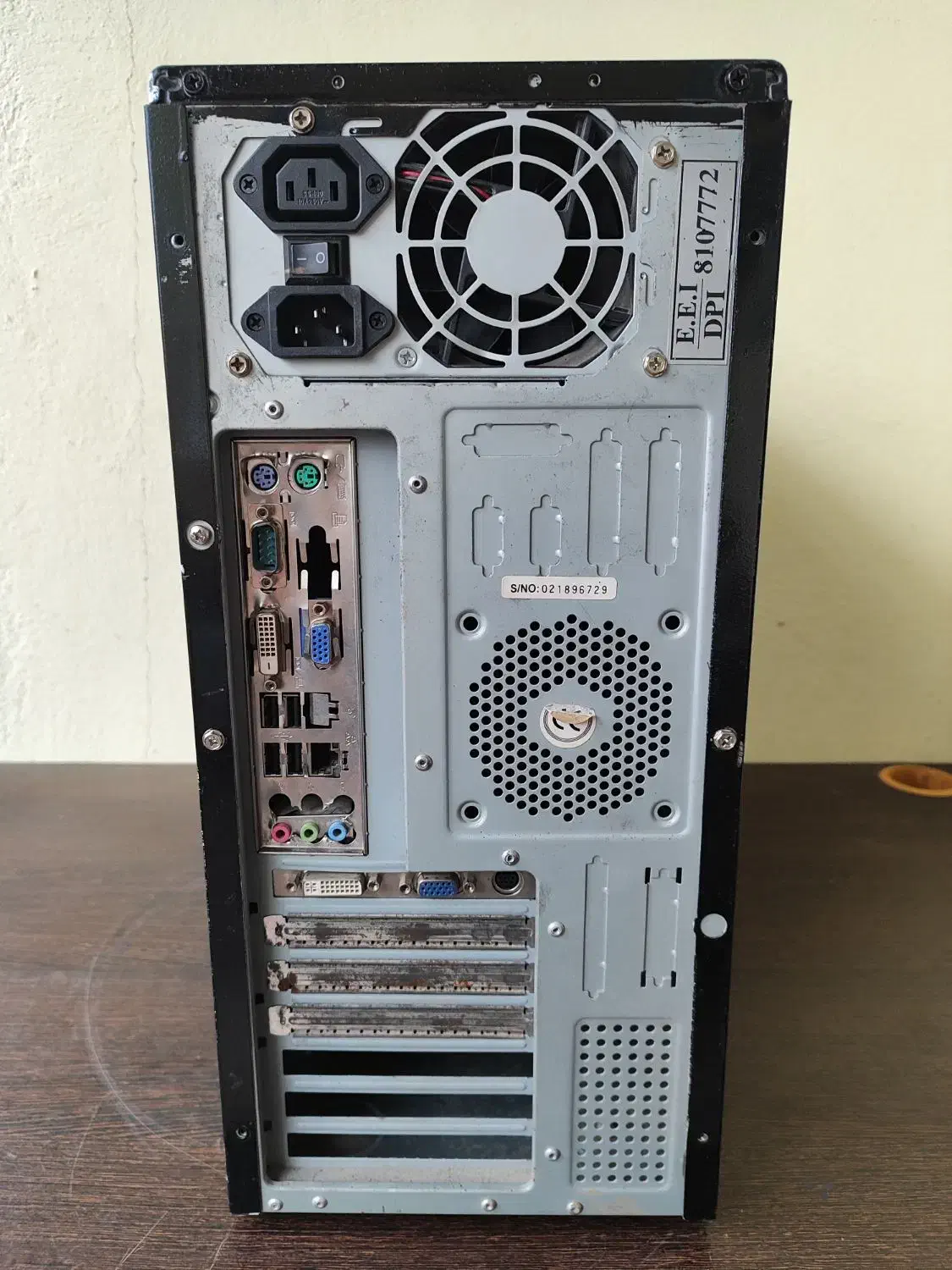 کیس ۵۰۰۰ رم ۴ ddr2 هارد ۱۶۰ گرافیک ۱|رایانه رومیزی|چالوس, |دیوار