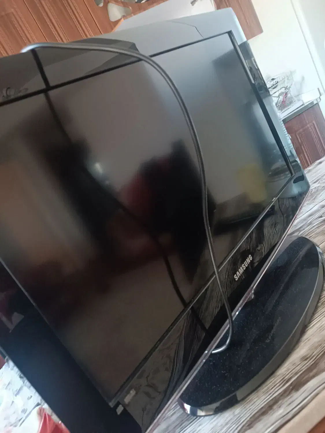 ال سی دی|تلویزیون و پروژکتور|پرند, فاز ۵|دیوار