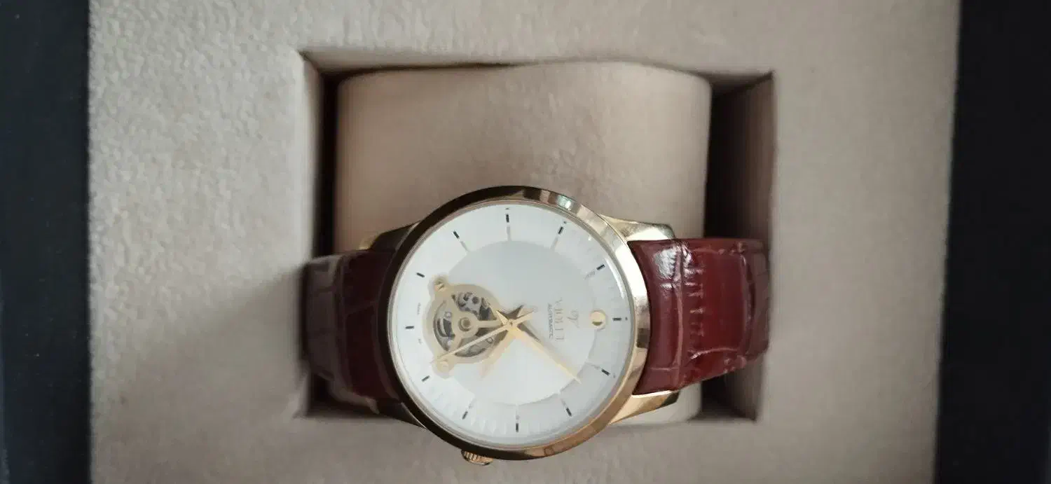 ساعت مچی|ساعت|سراب, |دیوار